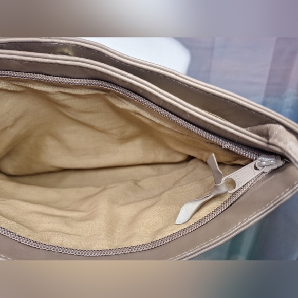 Vintage Toni Leather Tan Taupe Clutch With Crossbody Stap - Picture 7 of 14